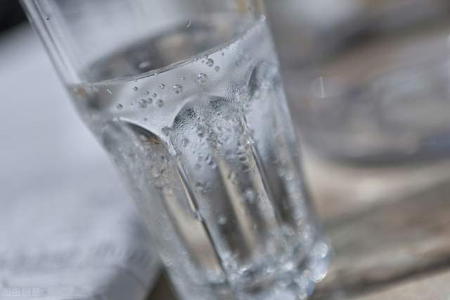 苏打水每天喝多少合适(四种人不宜喝苏打水),第2张 苏打水每天喝多少合适(四种人不宜喝苏打水),苏打水每天喝多少合适(四种人不宜喝苏打水),第2张