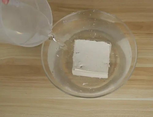 用盐水洗脸(用盐水洗脸有什么作用和功效),第1张 用盐水洗脸(用盐水洗脸有什么作用和功效),用盐水洗脸(用盐水洗脸有什么作用和功效),第1张