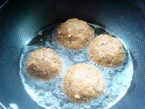 红烧狮子头怎么做法(红烧狮子头的做法 最正宗的做法视频),第2张 红烧狮子头怎么做法(红烧狮子头的做法 最正宗的做法视频),红烧狮子头怎么做法(红烧狮子头的做法 最正宗的做法视频),第2张