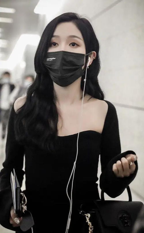 黑色衣服褪色把皮肤染的黑黑de（黑衣服掉色把皮肤都染黑了）,黑色衣服褪色把皮肤染的黑黑de（黑衣服掉色把皮肤都染黑了）,第2张