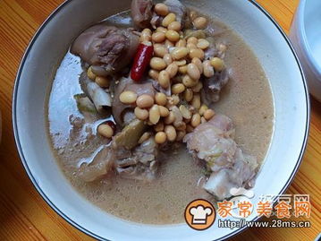 产妇猪蹄黄豆汤的做法(产后黄豆猪蹄汤的做法),第2张 产妇猪蹄黄豆汤的做法(产后黄豆猪蹄汤的做法),产妇猪蹄黄豆汤的做法(产后黄豆猪蹄汤的做法),第2张