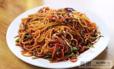 办公楼装修:废旧洋娃娃的再生利用,打造独具特色的手机支架,第1张 办公楼装修:废旧洋娃娃的再生利用,打造独具特色的手机支架,办公楼装修:废旧洋娃娃的再生利用,打造独具特色的手机支架,第1张