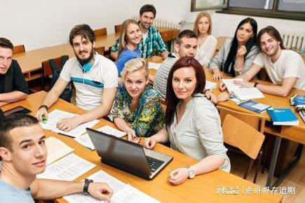 上海写字楼设计:复古木门窗的历史传承和现代演变,第3张 上海写字楼设计:复古木门窗的历史传承和现代演变,上海写字楼设计:复古木门窗的历史传承和现代演变,第3张