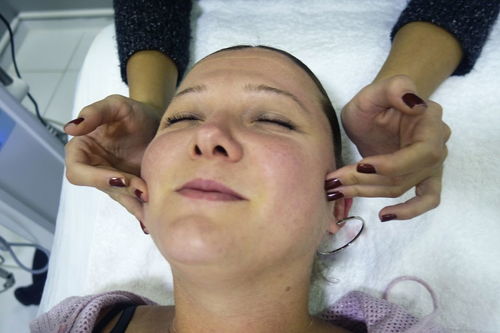 办公楼装饰:探索品牌建设经验,揭秘顶尖品牌的成功之道,第3张 办公楼装饰:探索品牌建设经验,揭秘顶尖品牌的成功之道,办公楼装饰:探索品牌建设经验,揭秘顶尖品牌的成功之道,第3张