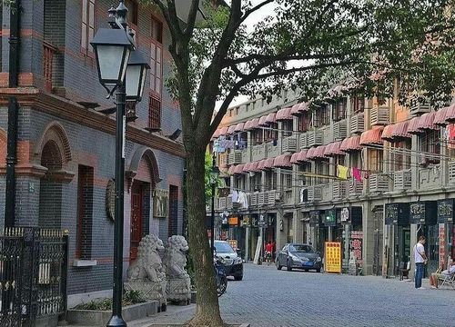 上海公装公司:深入剖析企业形象墙设计,助力企业品牌形象提升,第2张 上海公装公司:深入剖析企业形象墙设计,助力企业品牌形象提升,上海公装公司:深入剖析企业形象墙设计,助力企业品牌形象提升,第2张