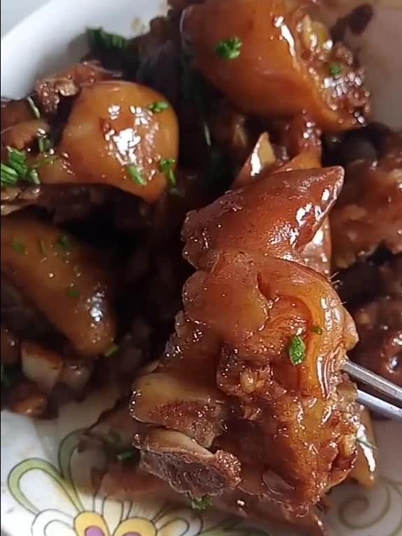 猪手的做法最正宗的做法(猪手最简单的做法),第1张 猪手的做法最正宗的做法(猪手最简单的做法),猪手的做法最正宗的做法(猪手最简单的做法),第1张