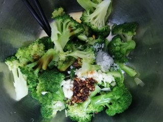 凉拌西兰花的做法步骤(凉拌西兰花的做法步骤图片),第2张 凉拌西兰花的做法步骤(凉拌西兰花的做法步骤图片),凉拌西兰花的做法步骤(凉拌西兰花的做法步骤图片),第2张