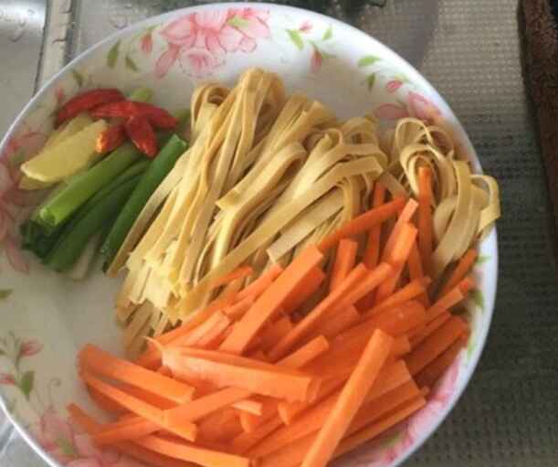 凉拌豆腐皮的做法大全家常（凉拌豆腐皮的做法大全家常做法大全）,凉拌豆腐皮的做法大全家常（凉拌豆腐皮的做法大全家常做法大全）,第2张