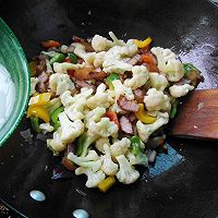 包菜炒肉的做法(家常肉炒菜花的做法),第2张 包菜炒肉的做法(家常肉炒菜花的做法),包菜炒肉的做法(家常肉炒菜花的做法),第2张