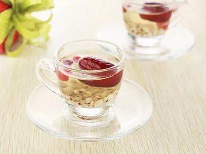 杨梅酒的功效和作用（杨梅酒的功效和作用痛风病人可以吃吗）,杨梅酒的功效和作用（杨梅酒的功效和作用痛风病人可以吃吗）,第2张