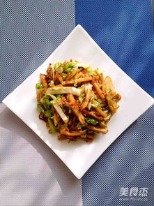 圆白菜炒饼丝的家常做法(圆白菜炒饼丝的家常做法窍门),第2张 圆白菜炒饼丝的家常做法(圆白菜炒饼丝的家常做法窍门),圆白菜炒饼丝的家常做法(圆白菜炒饼丝的家常做法窍门),第2张