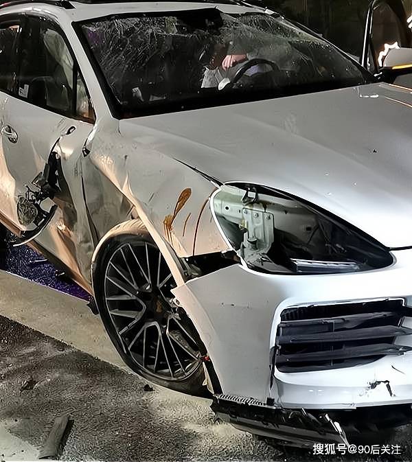 装饰设计:如何选择适合自己的电视挂架,打造完美视觉享受,第2张 装饰设计:如何选择适合自己的电视挂架,打造完美视觉享受,装饰设计:如何选择适合自己的电视挂架,打造完美视觉享受,第2张