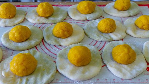 自制月饼的家常做法(自制月饼的家常做法不用烤箱窍门),第2张 自制月饼的家常做法(自制月饼的家常做法不用烤箱窍门),自制月饼的家常做法(自制月饼的家常做法不用烤箱窍门),第2张