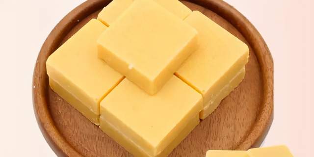 奶豆腐和奶酪的区别（奶豆腐和奶酪的营养价值哪个高）,奶豆腐和奶酪的区别（奶豆腐和奶酪的营养价值哪个高）,第1张